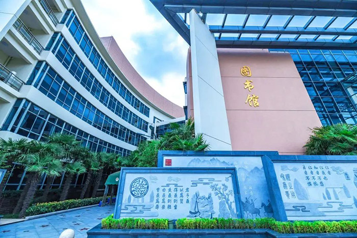 3 上海這幾所高性價(jià)比國(guó)際高中盤點(diǎn)，學(xué)費(fèi)最低9萬(wàn)年24.jpg