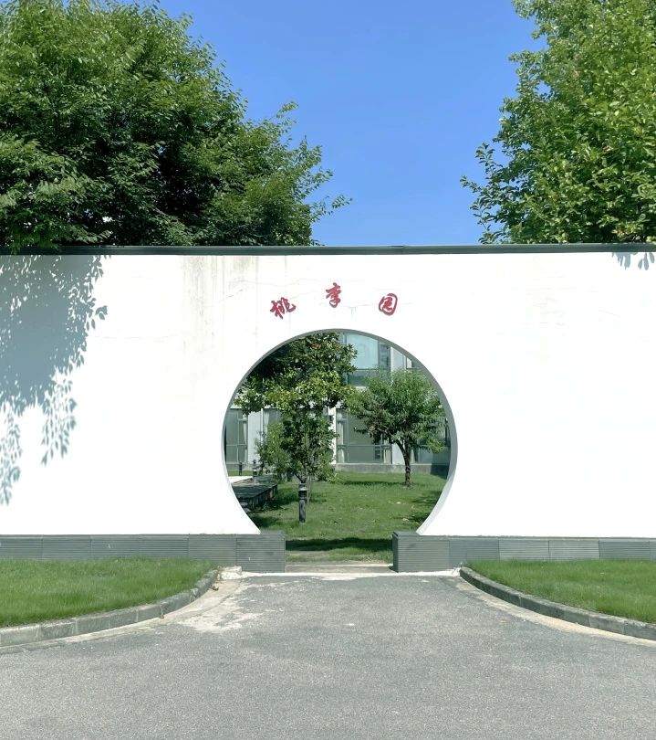 1 上海美達(dá)菲雙語(yǔ)高級(jí)中學(xué)招生及學(xué)費(fèi)情況3.jpg