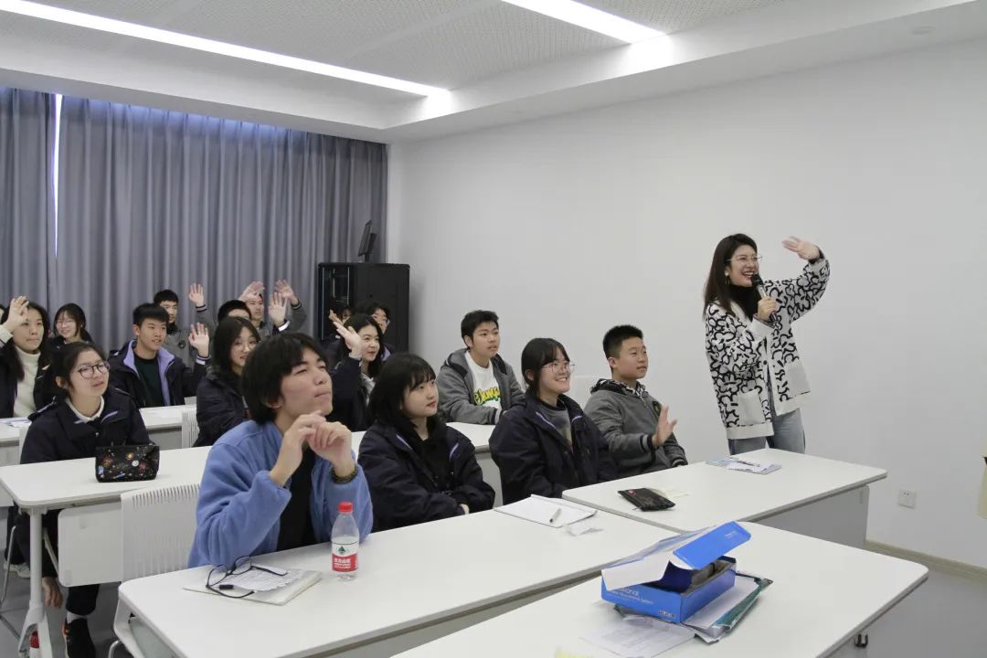 6 2025年杭州英特外國語學校高中雙語部招生發布4.jpg