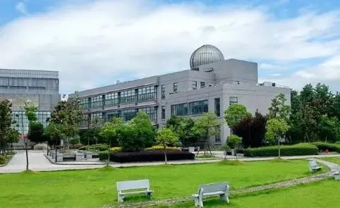 1749540989194682.jpg 3 杭州公辦學校國際部2025年畢業生升學結果排名9.jpg